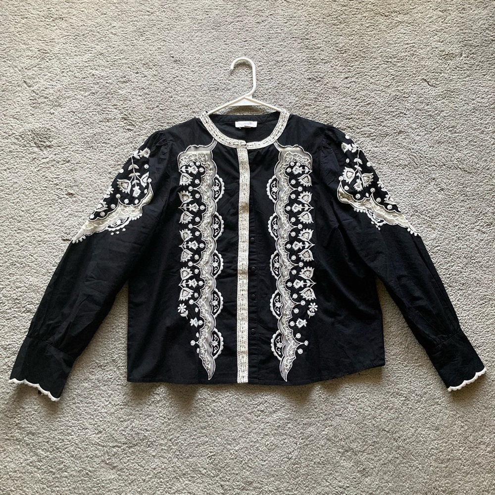 Chic Black and White Embroidered Blouse
